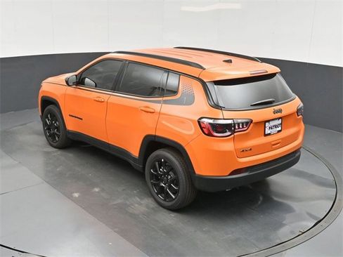 New 2026 Jeep Compass Latitude w/ Mopar Graphics Package image 38