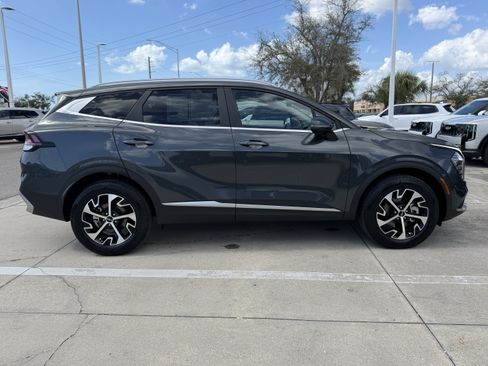 Certified 2024 Kia Sportage EX image 3