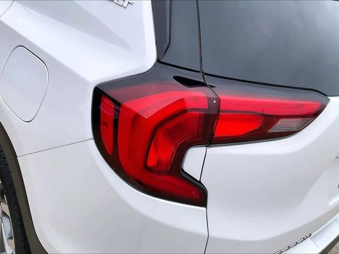 Used 2019 GMC Terrain SLT image 26