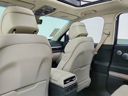 Used 2025 Genesis GV80 3.5T Prestige image 32