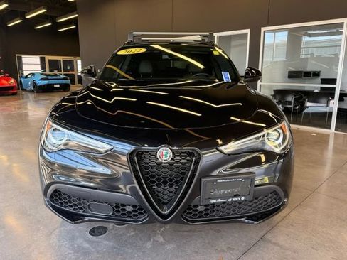Used 2022 Alfa Romeo Stelvio Veloce AWD/4WD image 2