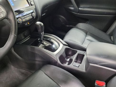 Used 2015 Nissan Rogue SL w/ SL Premium Package FWD image 26