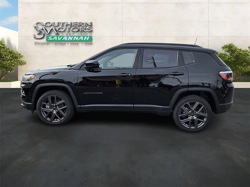 New 2026 Jeep Compass Latitude image 2