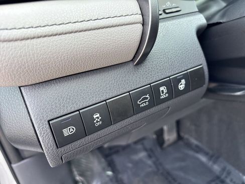 Used 2021 Toyota Camry XLE w/ Cold Weather Package image 21