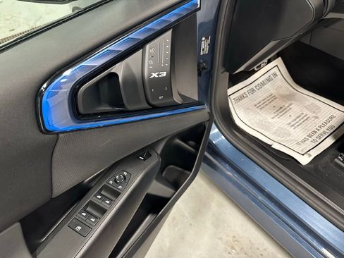 Used 2025 BMW X3 xDrive30i w/ M Sport Package image 9