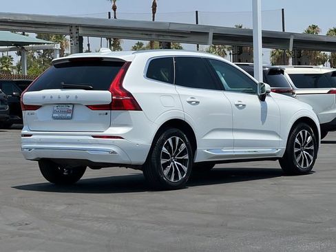 Used 2023 Volvo XC60 B5 Plus image 3