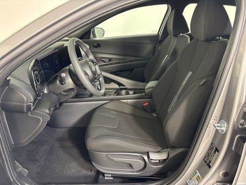 New 2025 Hyundai Elantra SEL image 14