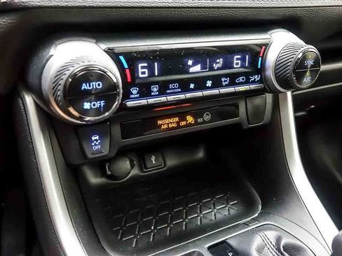 Certified 2022 Toyota RAV4 XLE w/ Convenience Package AWD/4WD image 20