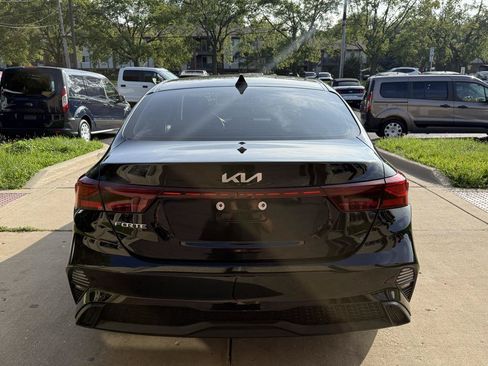 Used 2023 Kia Forte LXS FWD image 6