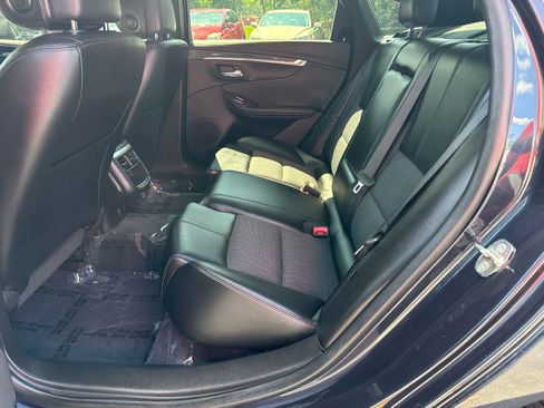 Used 2014 Chevrolet Impala LT w/ Convenience Package FWD image 13