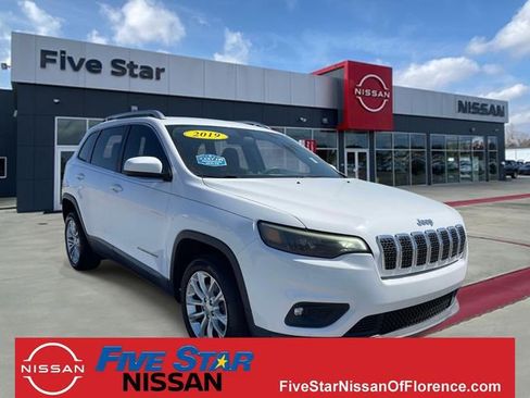 Used 2019 Jeep Cherokee Latitude w/ Popular Appearance Group FWD image 1