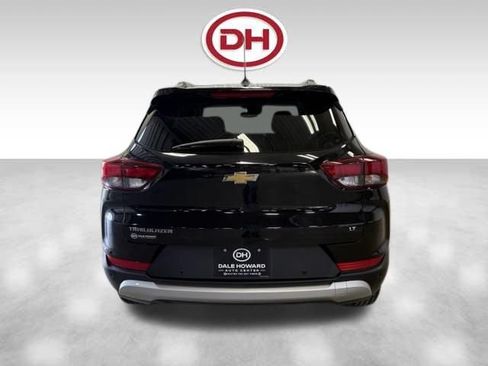 Used 2024 Chevrolet TrailBlazer LT w/ Convenience Package FWD image 11