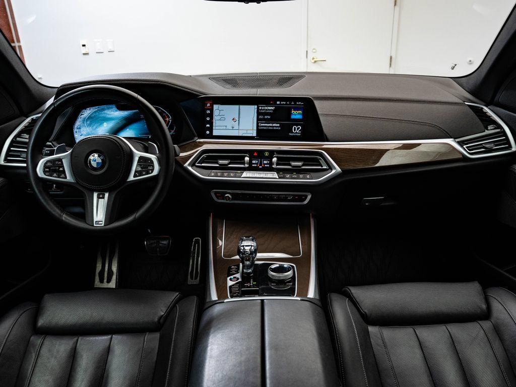 Used 2022 BMW X5 xDrive40i w/ M Sport Package AWD/4WD image 34