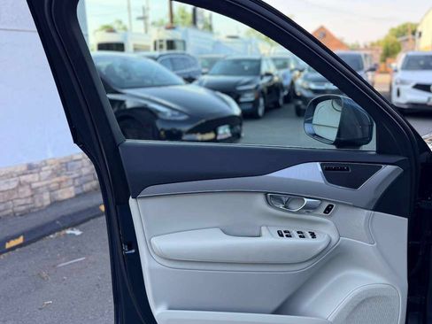 Used 2023 Volvo XC90 B5 Core w/ Climate Package AWD/4WD image 16