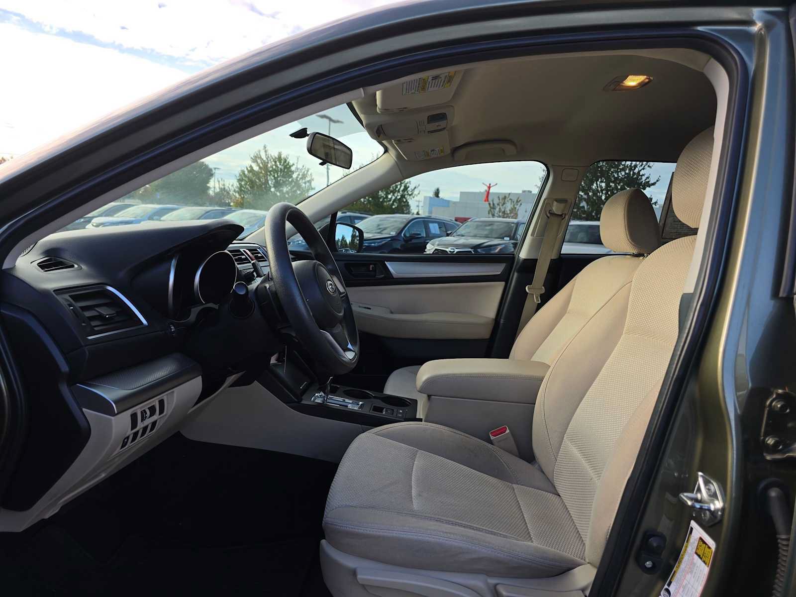 Used 2018 Subaru Outback 2.5i AWD/4WD image 23