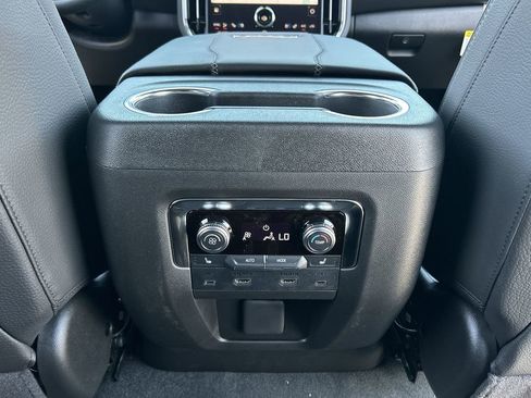 New 2026 GMC Yukon Denali w/ Denali Reserve Package AWD/4WD image 22