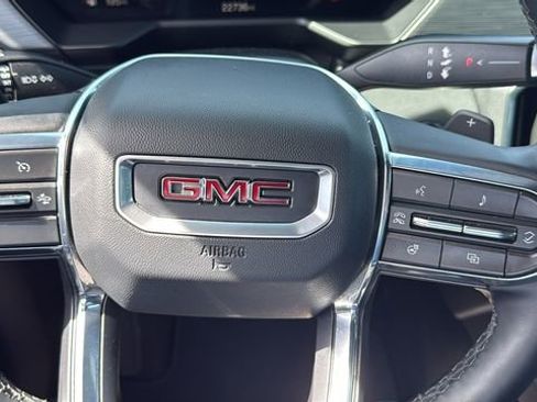 Used 2025 GMC Acadia Elevation FWD image 16