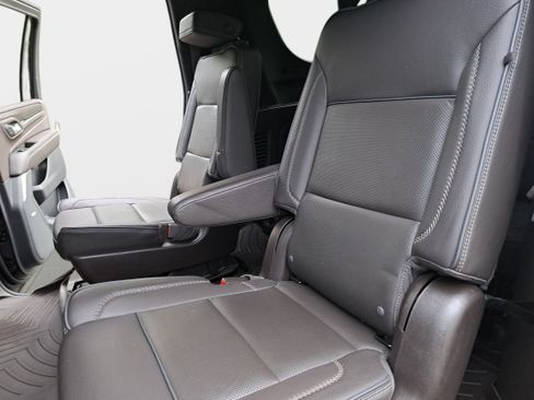 Used 2022 GMC Yukon XL Denali w/ Max Trailering Package AWD/4WD image 12