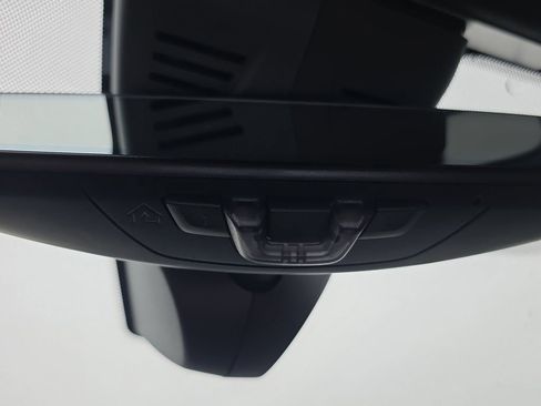 Used 2025 BMW 330i xDrive Sedan AWD/4WD image 25