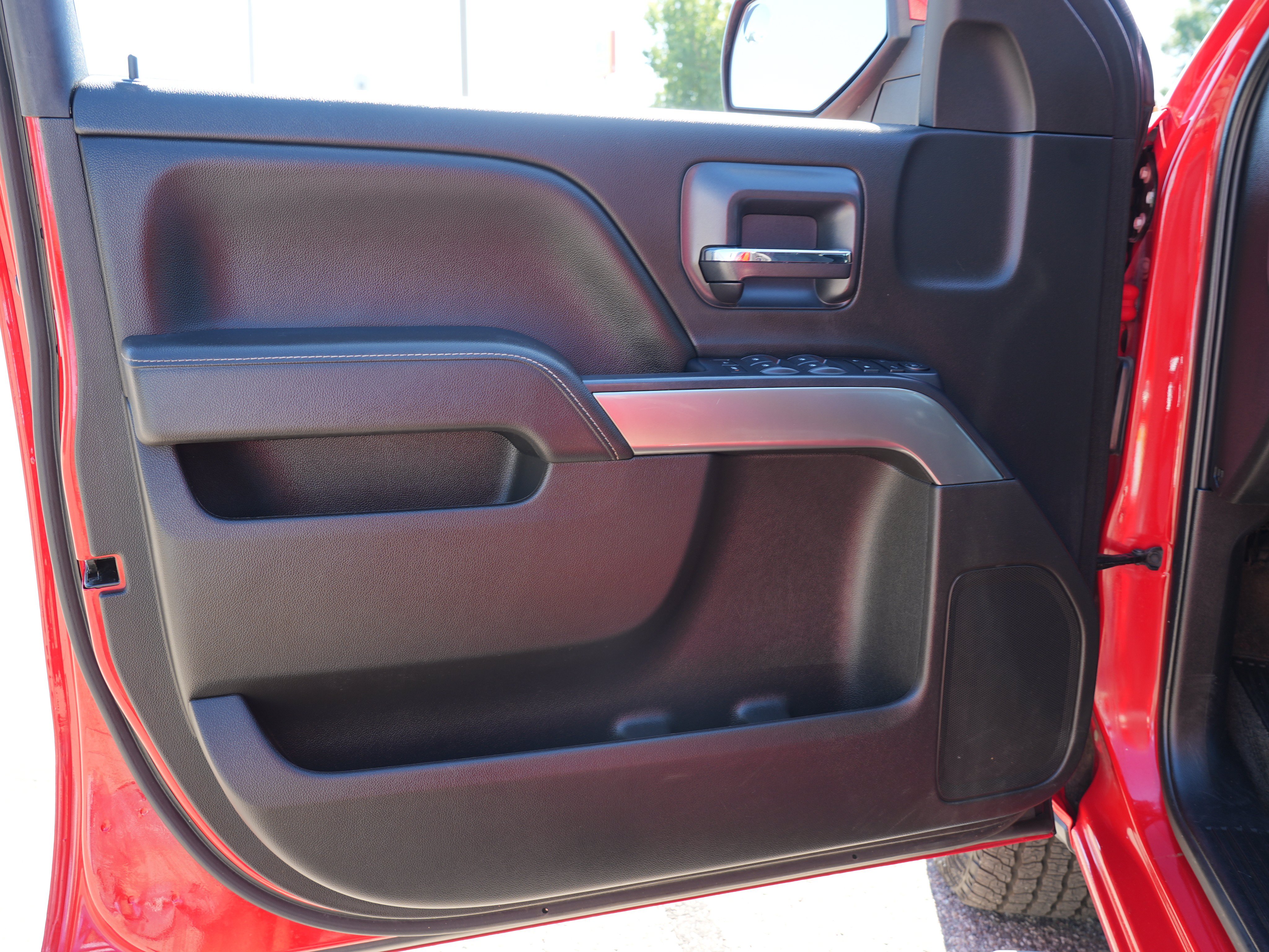 Used 2018 Chevrolet Silverado 1500 LT w/ All Star Edition AWD/4WD image 16