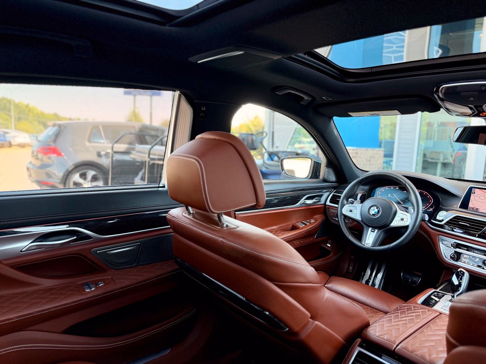 Used 2020 BMW 750i xDrive w/ Executive Package AWD/4WD image 43
