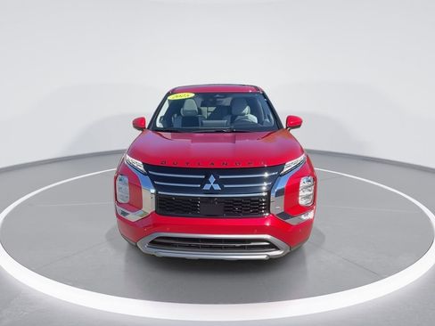 New 2025 Mitsubishi Outlander SE image 3