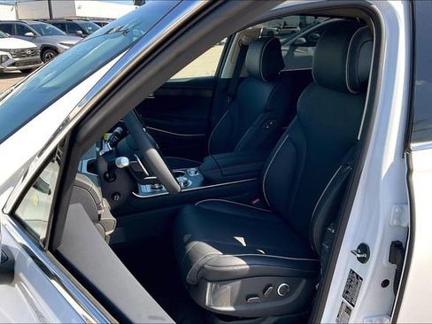 New 2026 Genesis GV80 2.5T Advanced image 9