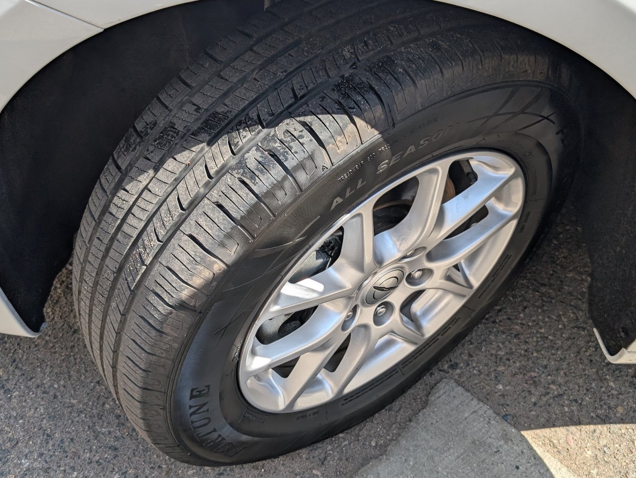 Used 2024 Chrysler Pacifica Touring-L FWD image 21