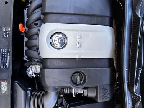 Used 2009 Volkswagen Rabbit S FWD image 9