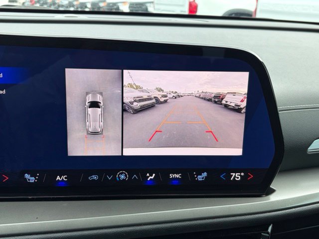 Used 2024 Chevrolet Traverse LS FWD image 25