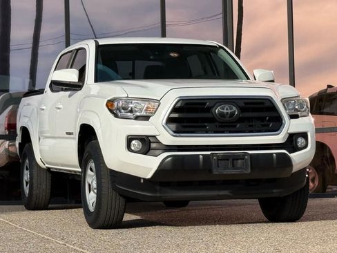 Used 2018 Toyota Tacoma SR5 image 19