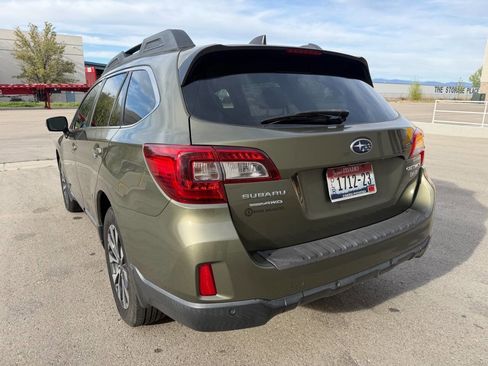 Used 2017 Subaru Outback 3.6R Limited image 23
