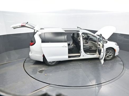 Used 2024 Chrysler Pacifica Limited w/ Trailer Tow Group image 72