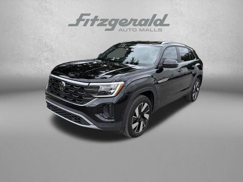 Used 2024 Volkswagen Atlas Cross Sport SE FWD image 3