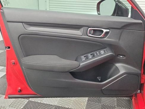 Certified 2025 Honda Civic Sport image 18