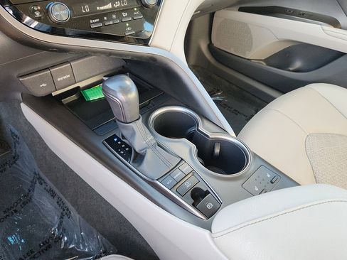 Used 2023 Toyota Camry XSE image 17