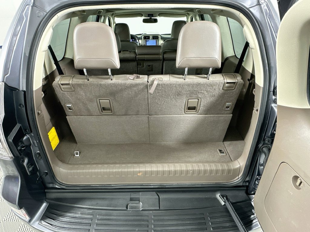 Used 2017 Lexus GX 460 w/ Navigation Package AWD/4WD image 32