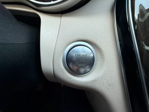 Used 2018 Mercedes-Benz C 300 Sedan image 18