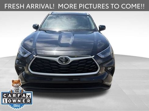 Used 2025 Toyota Highlander XLE AWD/4WD image 6