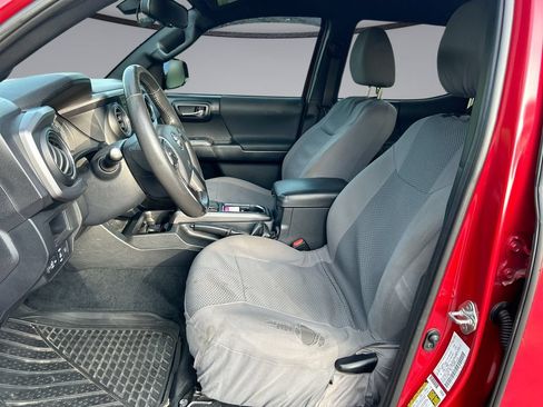 Used 2019 Toyota Tacoma TRD Sport RWD image 11