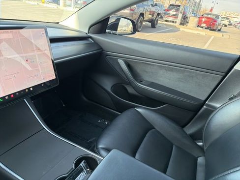 Used 2019 Tesla Model 3 Standard Range Plus image 22