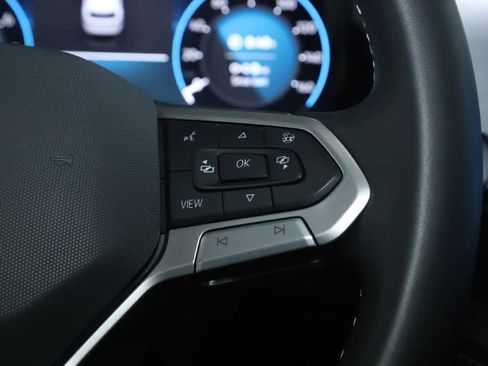 Used 2024 Volkswagen Atlas Cross Sport SE image 23