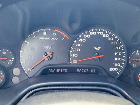 Used 2004 Chevrolet Corvette Convertible w/ Preferred Equipment Group image 21