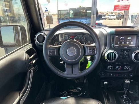 Used 2017 Jeep Wrangler Unlimited Rubicon w/ Cold Weather Group AWD/4WD image 23