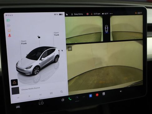 Used 2024 Tesla Model Y Long Range AWD/4WD image 37