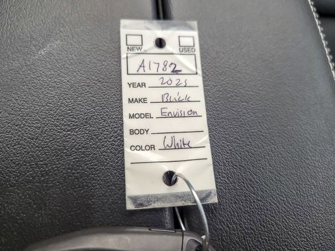 Certified 2025 Buick Envision Sport Touring image 22