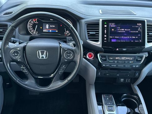 Used 2016 Honda Pilot Touring image 14