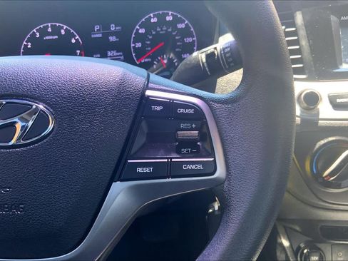 Used 2022 Hyundai Accent SE FWD image 25
