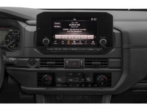 Used 2024 Nissan Pathfinder S image 13