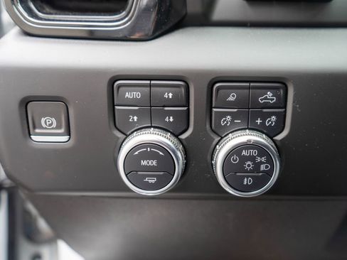 Used 2022 GMC Sierra 1500 AT4 w/ AT4 Premium Package AWD/4WD image 26